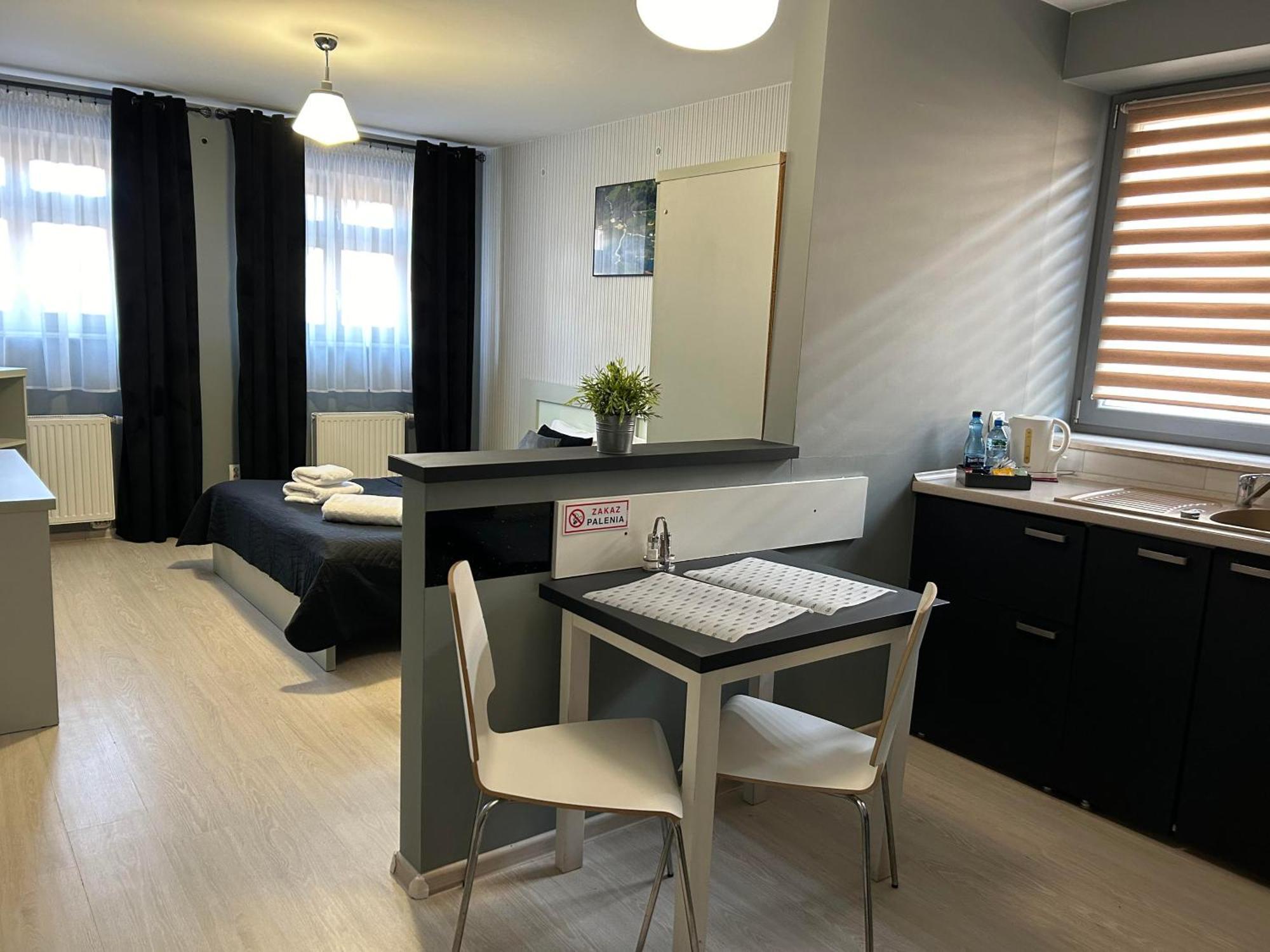 H-T-L Apartamenty Junior Nowa Sol Exterior foto