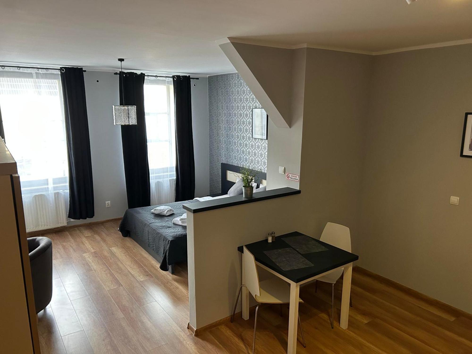 H-T-L Apartamenty Junior Nowa Sol Exterior foto