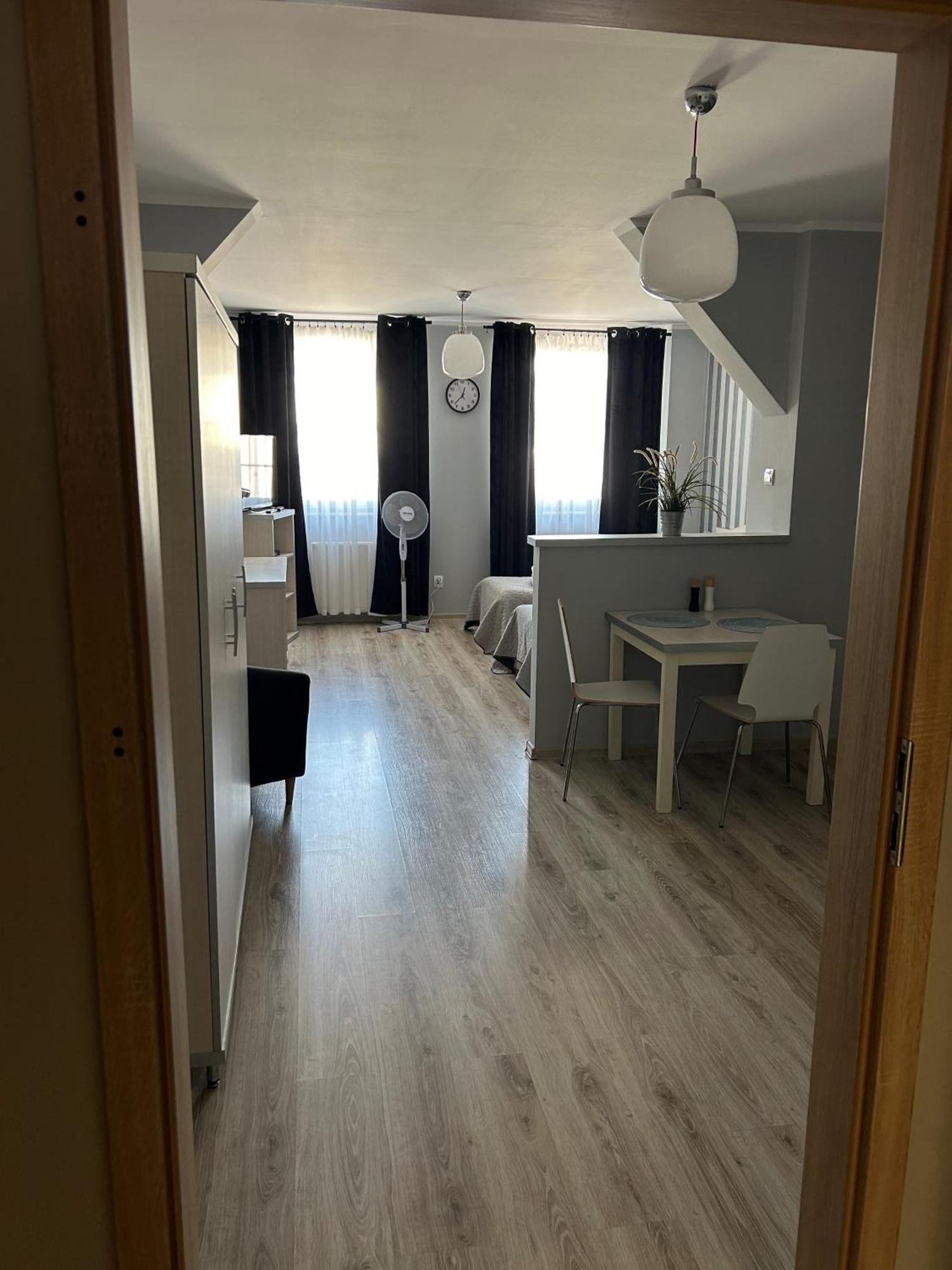 H-T-L Apartamenty Junior Nowa Sol Exterior foto