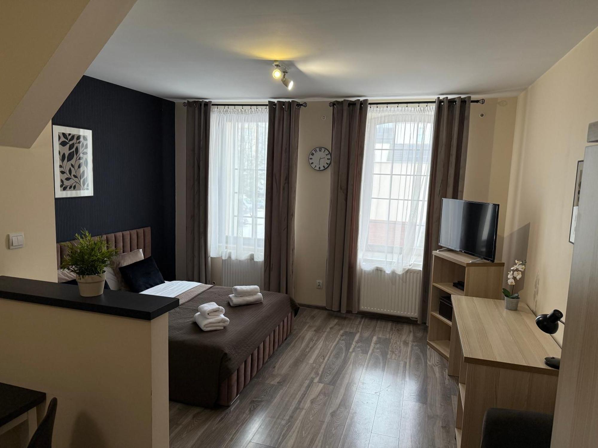 H-T-L Apartamenty Junior Nowa Sol Exterior foto